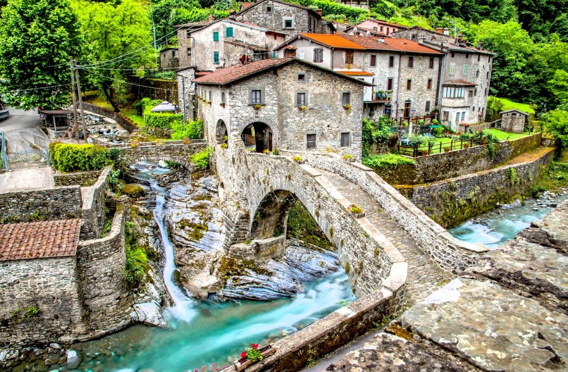 Ponte Colandi at Fabbriche di Vallico, Province of Lucca